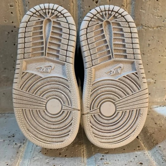 Air Jordan (toddler) - Picture 6 of 6